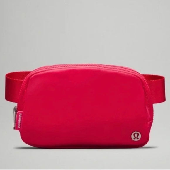 BNWOT Lululemon belt bag 1L - Picture 1 of 3